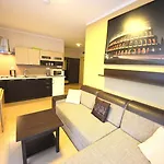 Menada Grand Kamelia 아파트 *