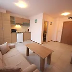 Menada Grand Kamelia 아파트 *