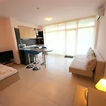 Menada Grand Kamelia 아파트 써니비치