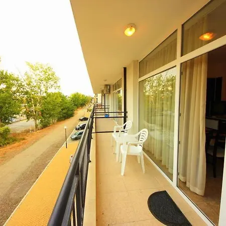 Menada Grand Kamelia Apartment *