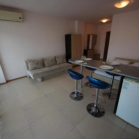 Menada Grand Kamelia Apartment *