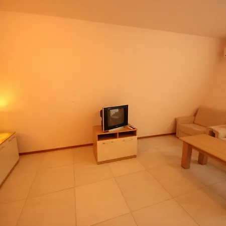 Menada Grand Kamelia Apartment *